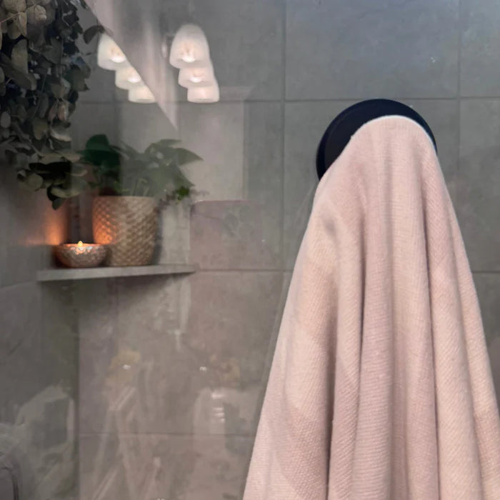 Instant Grip Suction Hooks – No Drilling, No Tools, Heavy-Duty Wall Hooks for Home Organization